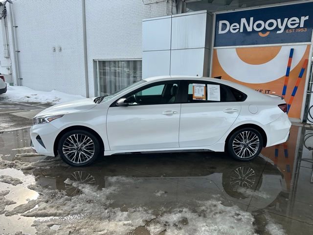 Used 2024 Kia Forte GT-Line image 10