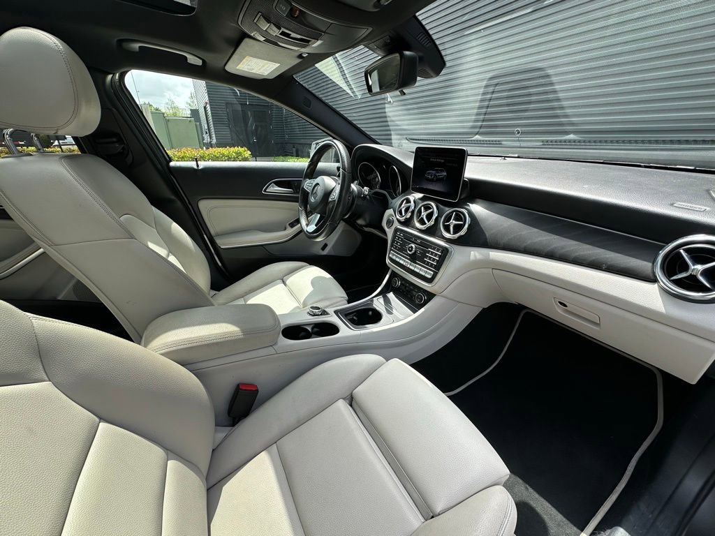 Used 2018 Mercedes-Benz GLA 250 4MATIC image 37