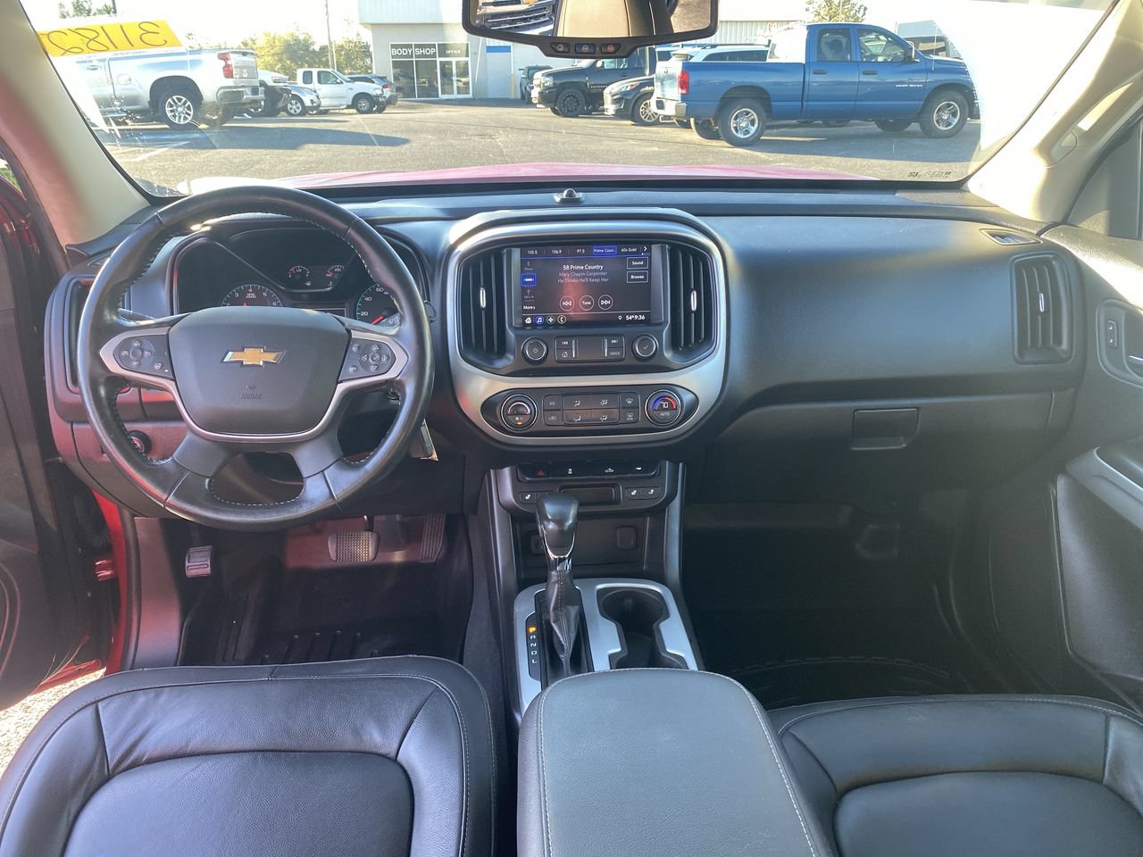 Used 2022 Chevrolet Colorado LT w/ Luxury Package RWD image 19