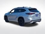 Used 2024 Toyota Highlander XSE image 3