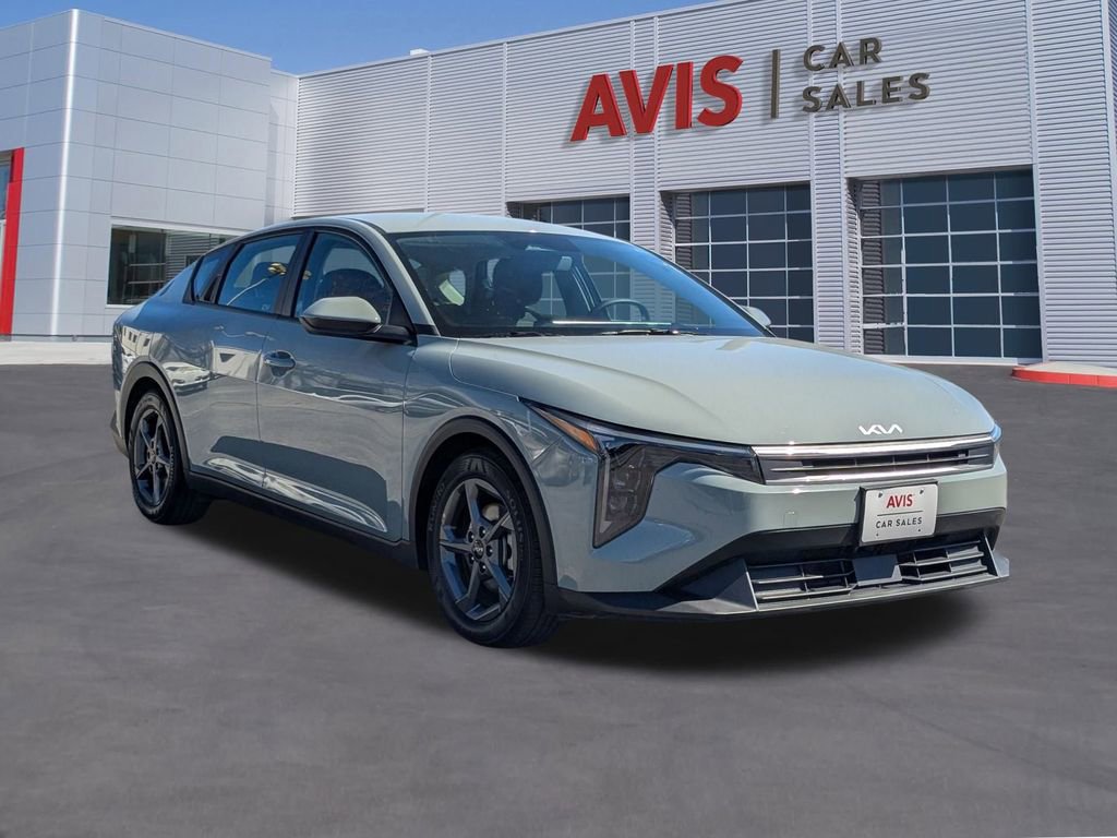 Used 2025 Kia K4 LXS image 9