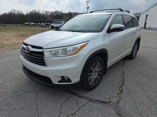 Used 2014 Toyota Highlander XLE image 4