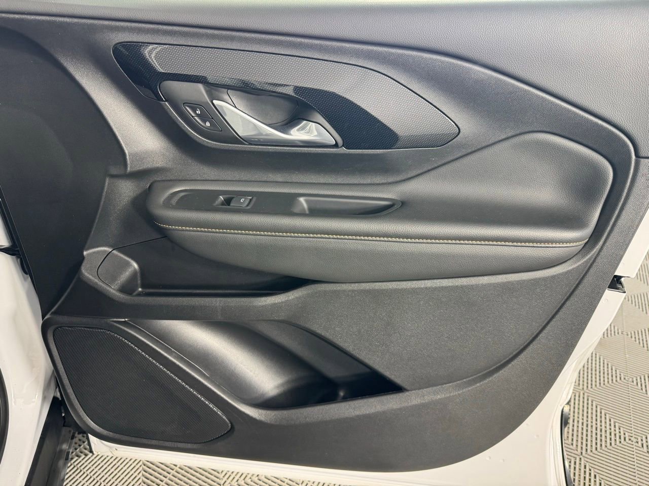 Used 2024 GMC Terrain AT4 w/ Tech Package image 33