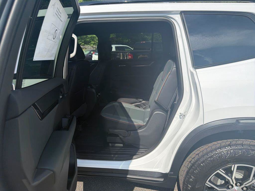 New 2026 GMC Acadia AT4 w/ LPO, All-Weather Package AWD/4WD image 20