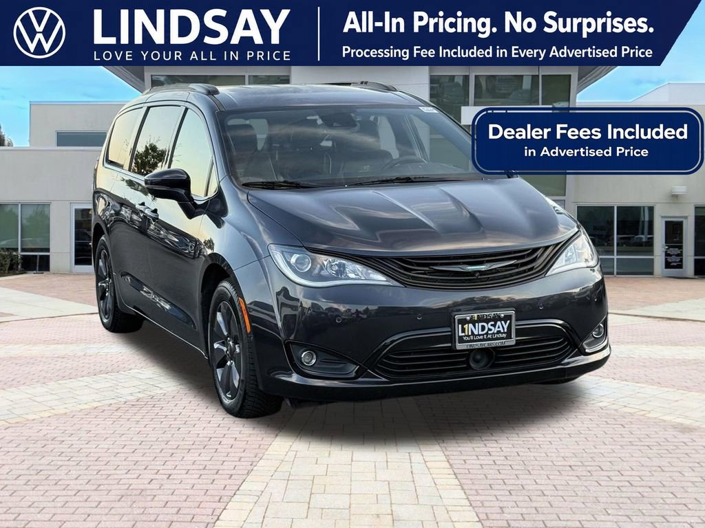 Used 2019 Chrysler Pacifica Limited w/ Advanced Safetytec Group
