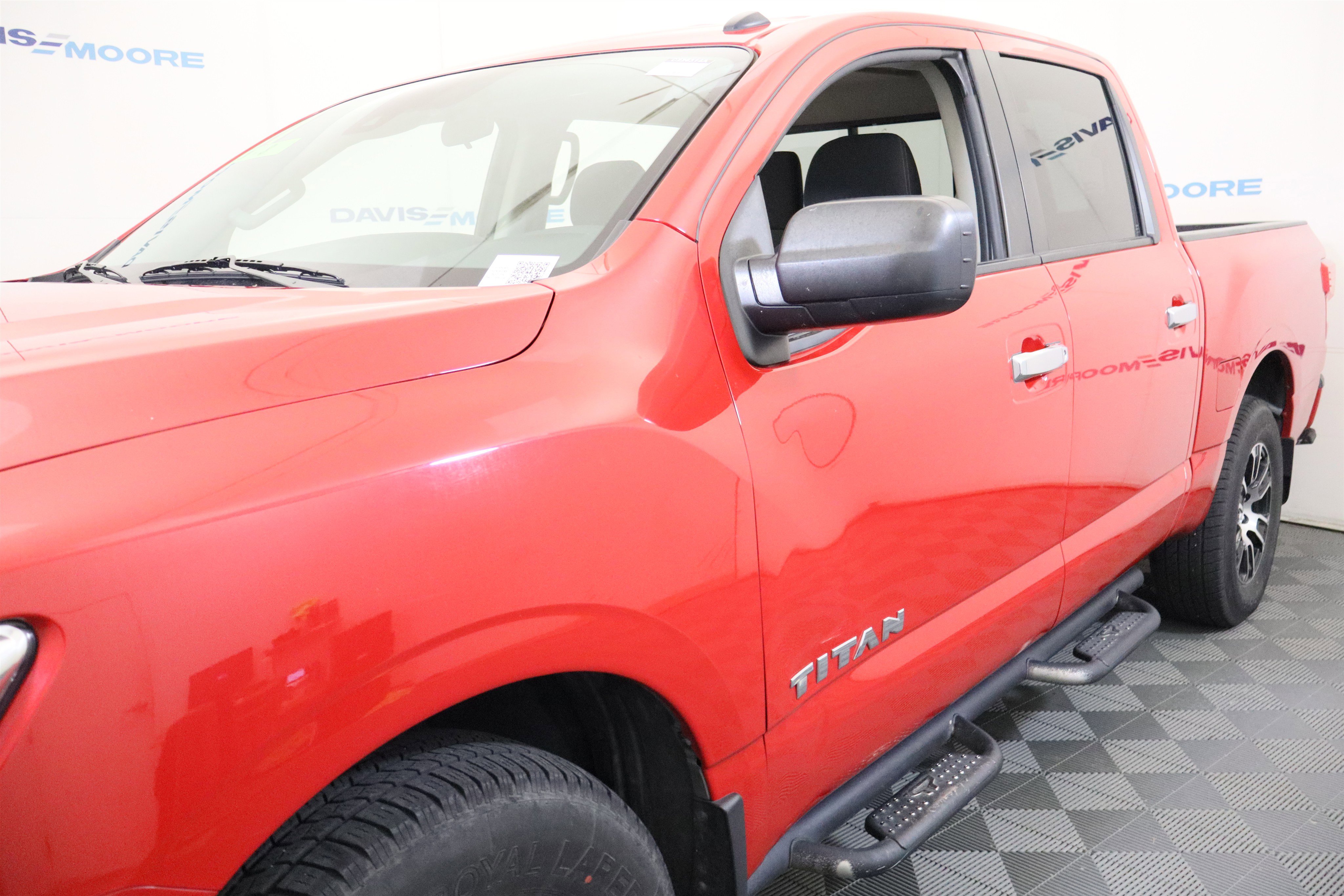Used 2021 Nissan Titan SV w/ Accessory Utility Package AWD/4WD image 13