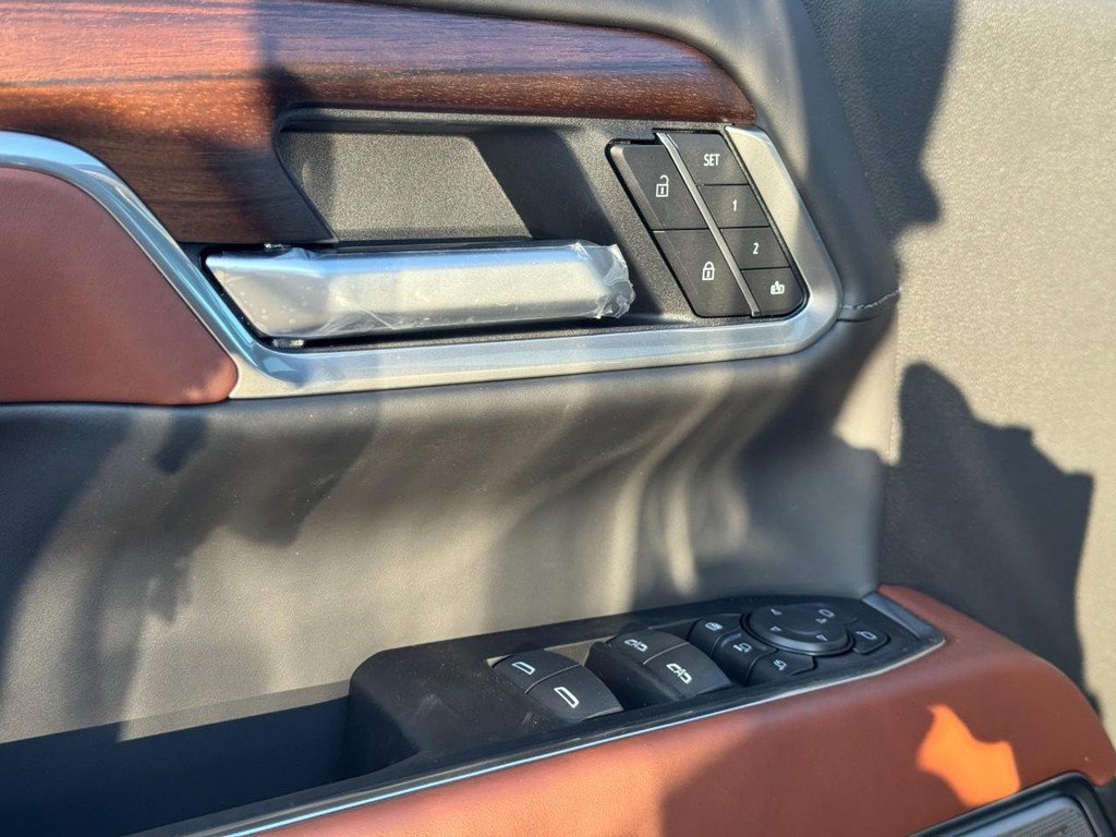 New 2026 GMC Sierra 3500 Denali Ultimate w/ LPO, Black Badging Package image 15