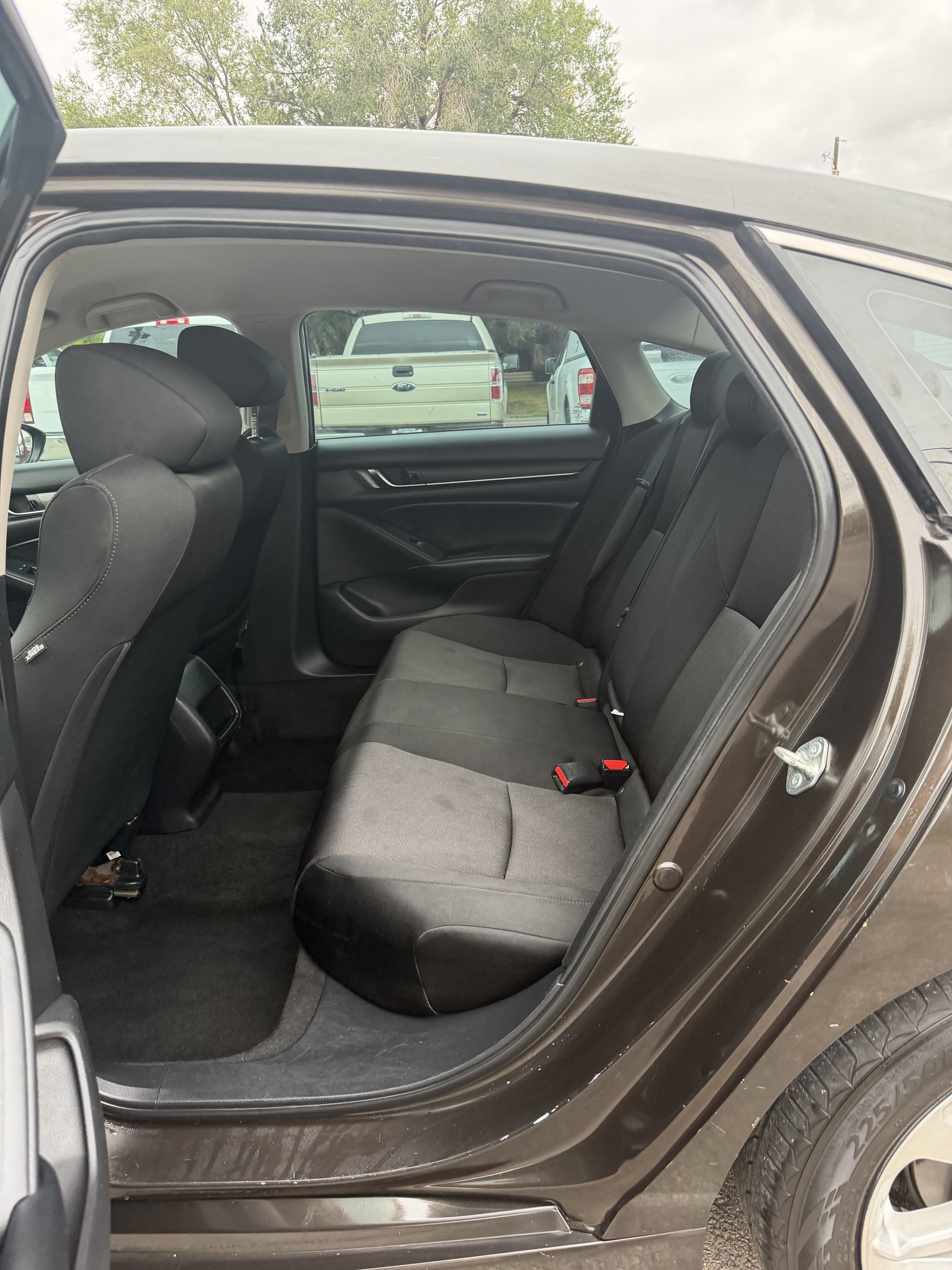 Used 2018 Honda Accord LX image 18