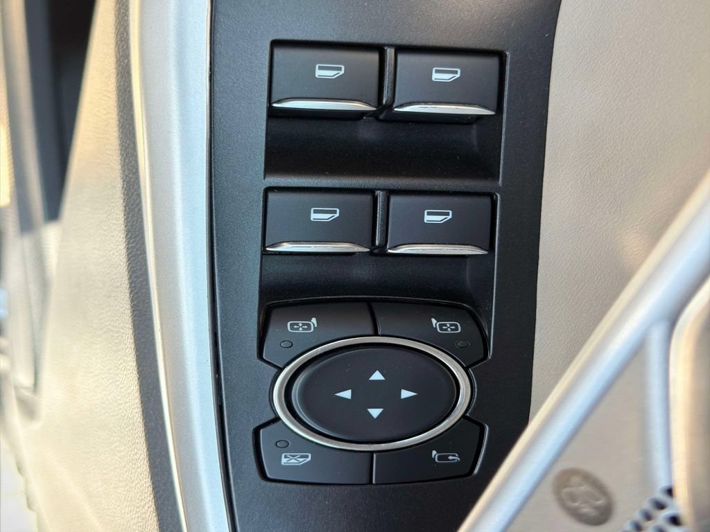 Used 2022 Ford Explorer Limited w/ Equipment Group 301A AWD/4WD image 21