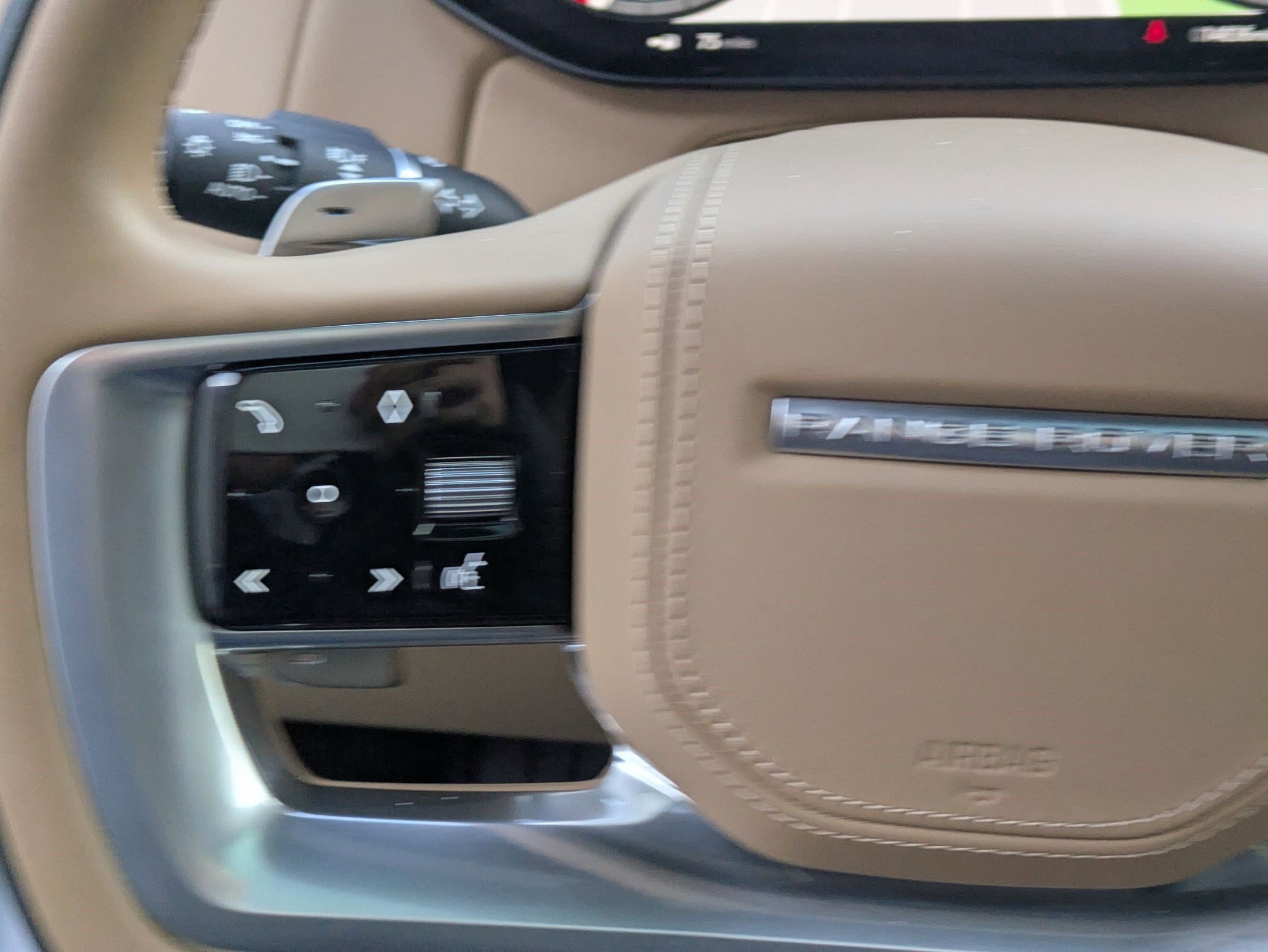 Used 2023 Land Rover Range Rover SE image 17