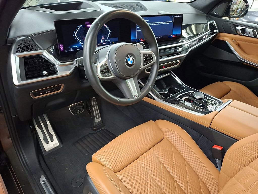 Used 2024 BMW X7 xDrive40i w/ M Sport Package AWD/4WD image 10