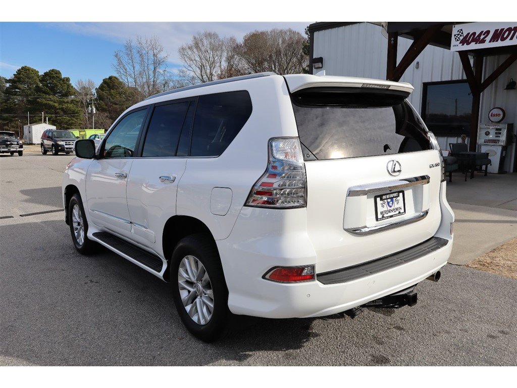 Used 2017 Lexus GX 460 image 3