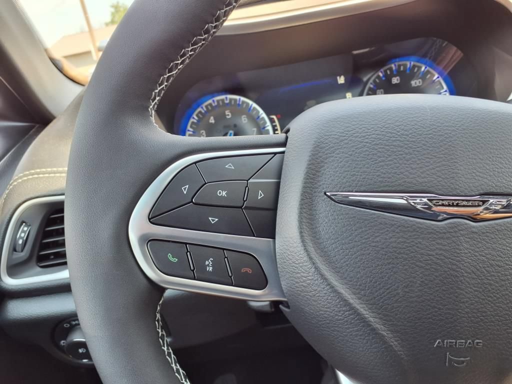 Used 2026 Chrysler Pacifica Select FWD image 31