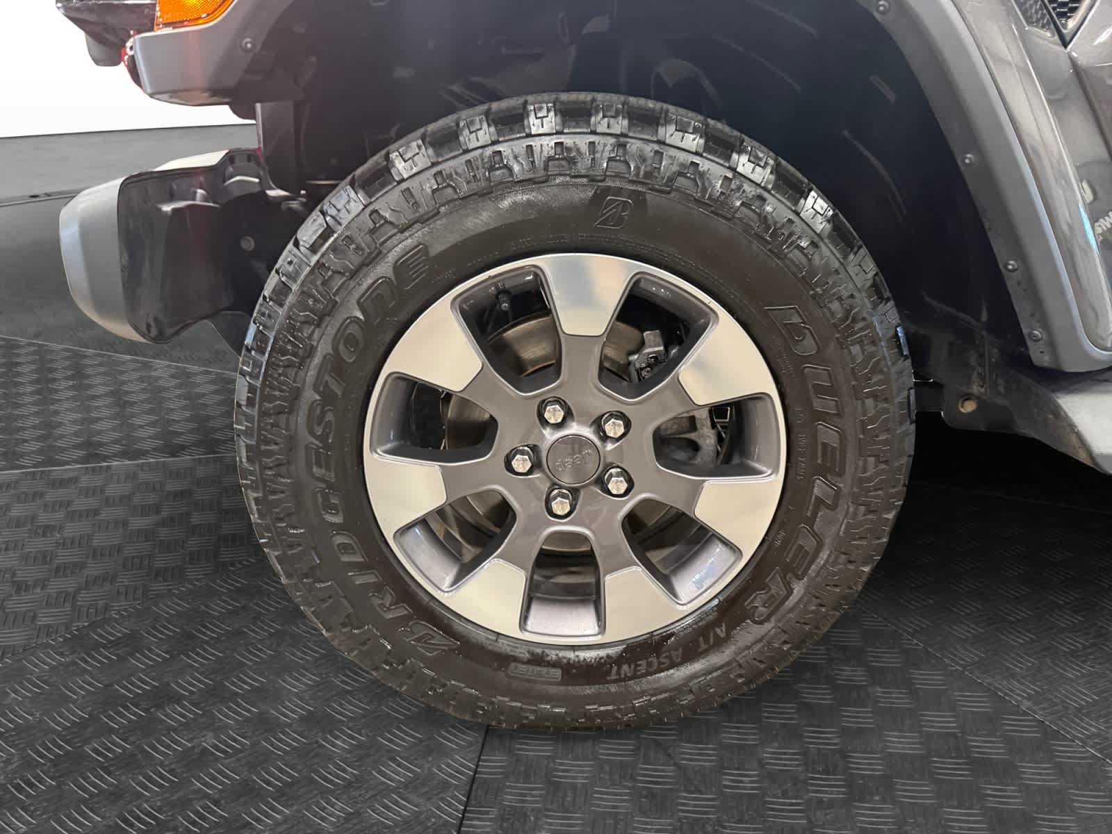 Used 2019 Jeep Wrangler Unlimited Sahara AWD/4WD image 15