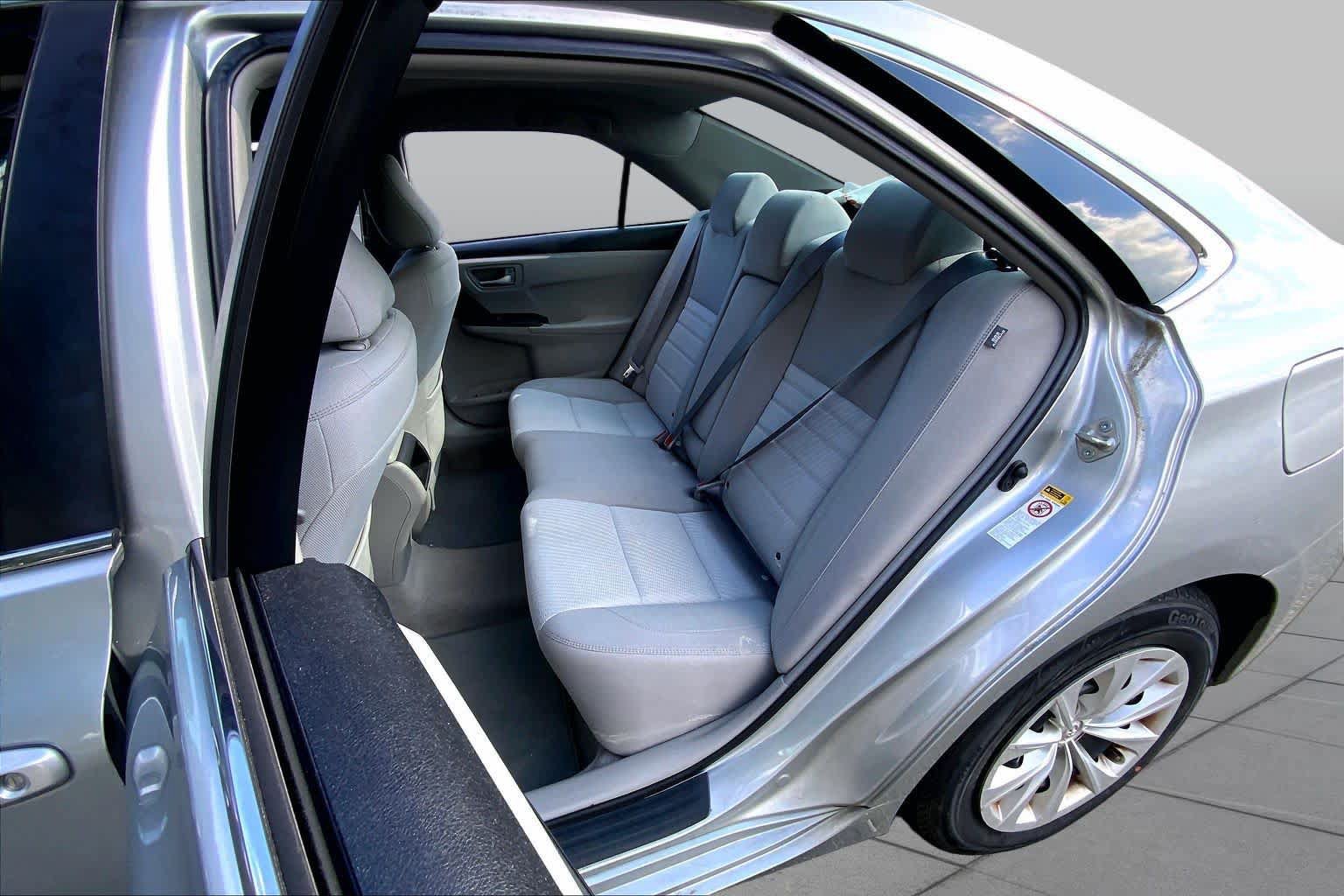 Used 2016 Toyota Camry LE FWD image 21