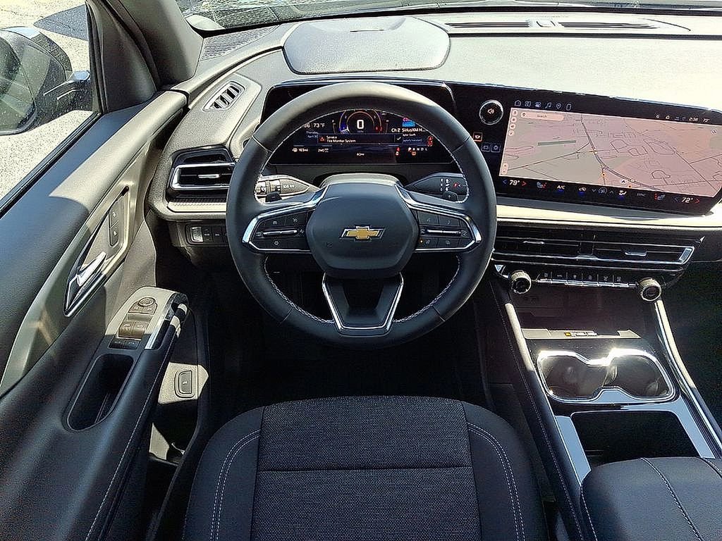 New 2026 Chevrolet Traverse LT w/ Driver Confidence Package AWD/4WD image 7