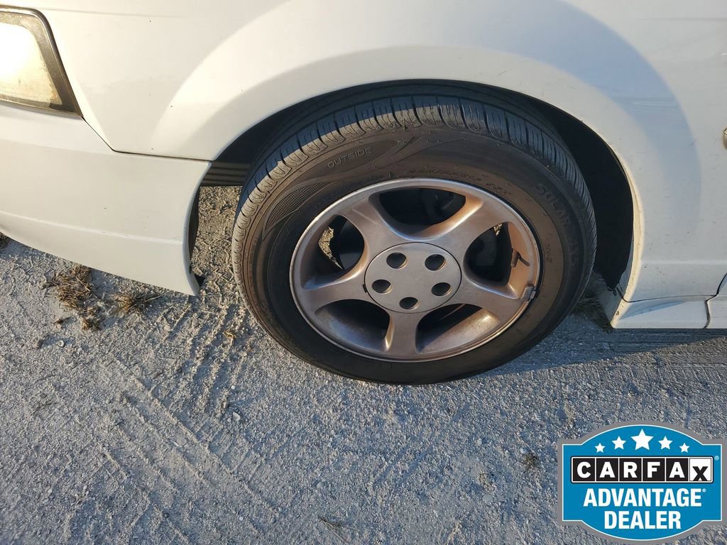 Used 2004 Ford Mustang Convertible image 17