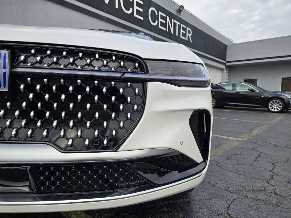 Used 2024 Lincoln Nautilus Reserve w/ Equipment Group 203A image 3