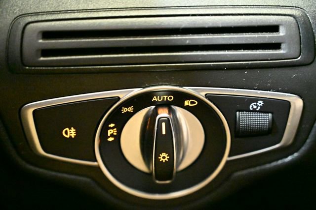 Used 2018 Mercedes-Benz GLC 300 4MATIC image 40