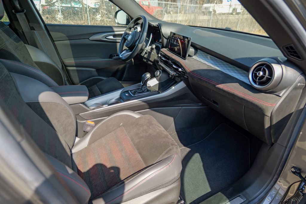 Used 2024 Alfa Romeo Tonale Veloce w/ Active Assist Package image 34