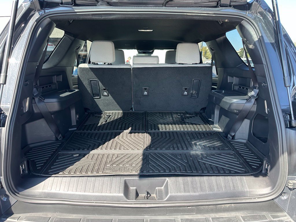 Used 2025 Toyota 4Runner SR5 AWD/4WD image 4