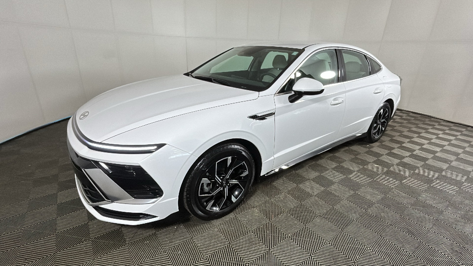 Certified 2024 Hyundai Sonata SEL AWD/4WD image 8