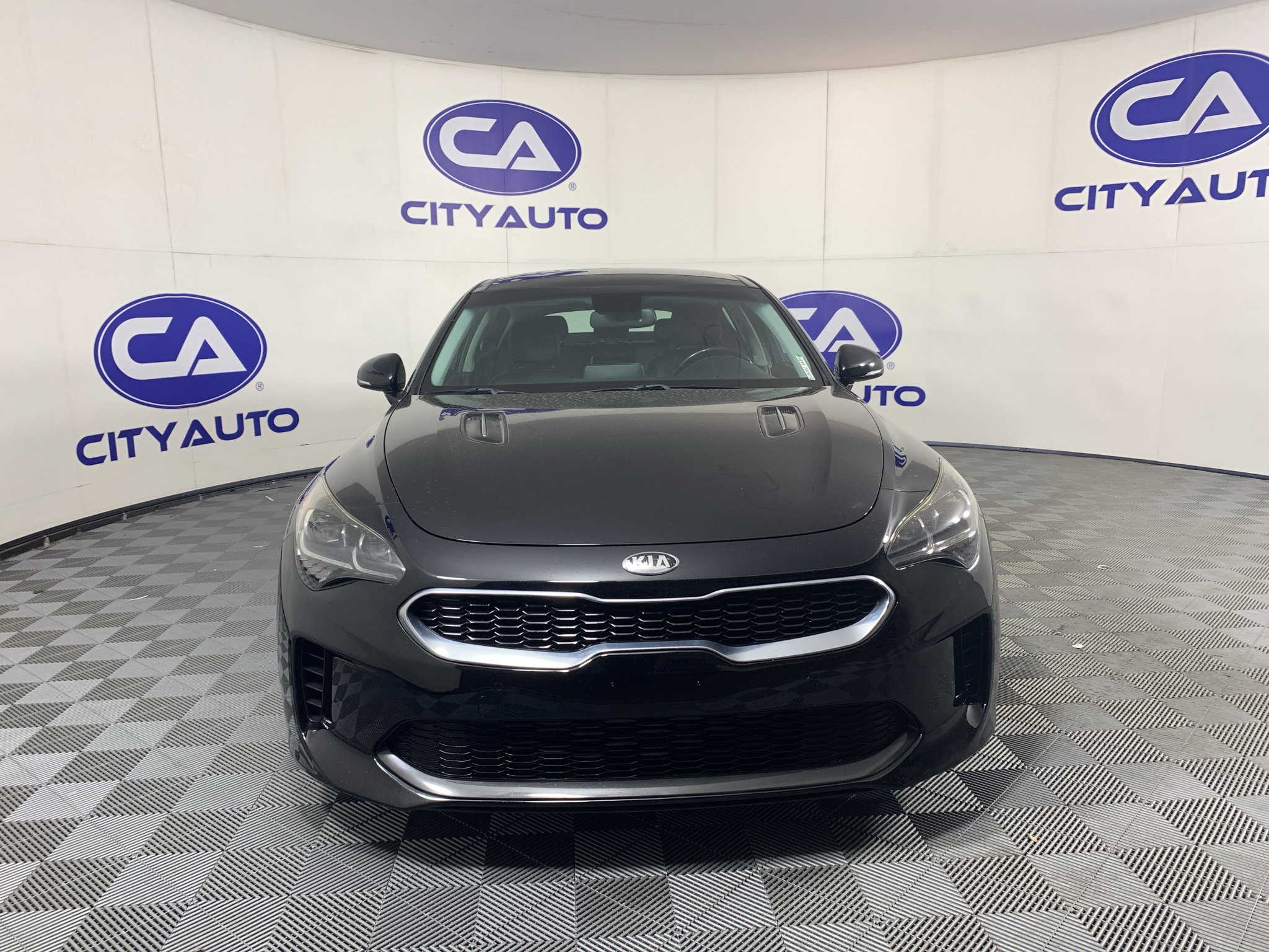 Used 2018 Kia Stinger Premium RWD image 9