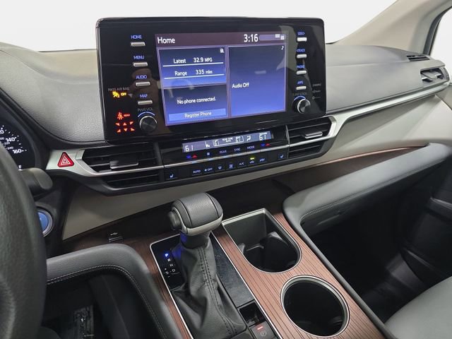 Certified 2024 Toyota Sienna XLE FWD image 17