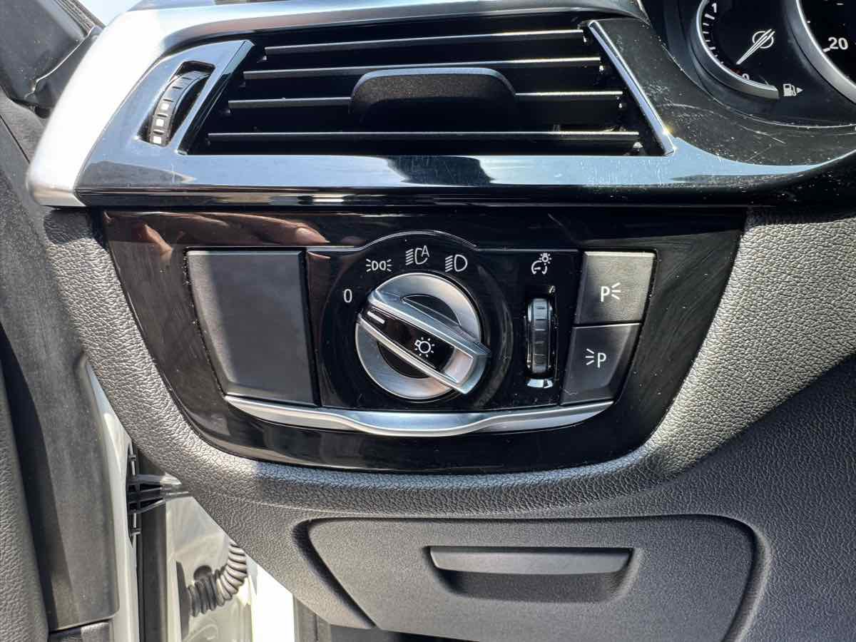 Used 2019 BMW 530i w/ Convenience Package RWD image 10
