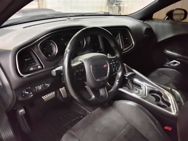 Used 2017 Dodge Challenger R/T Scat Pack RWD image 10