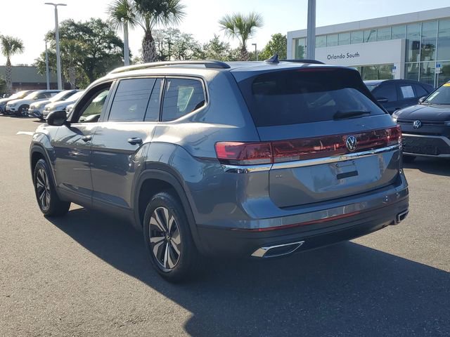 Certified 2025 Volkswagen Atlas SE image 3