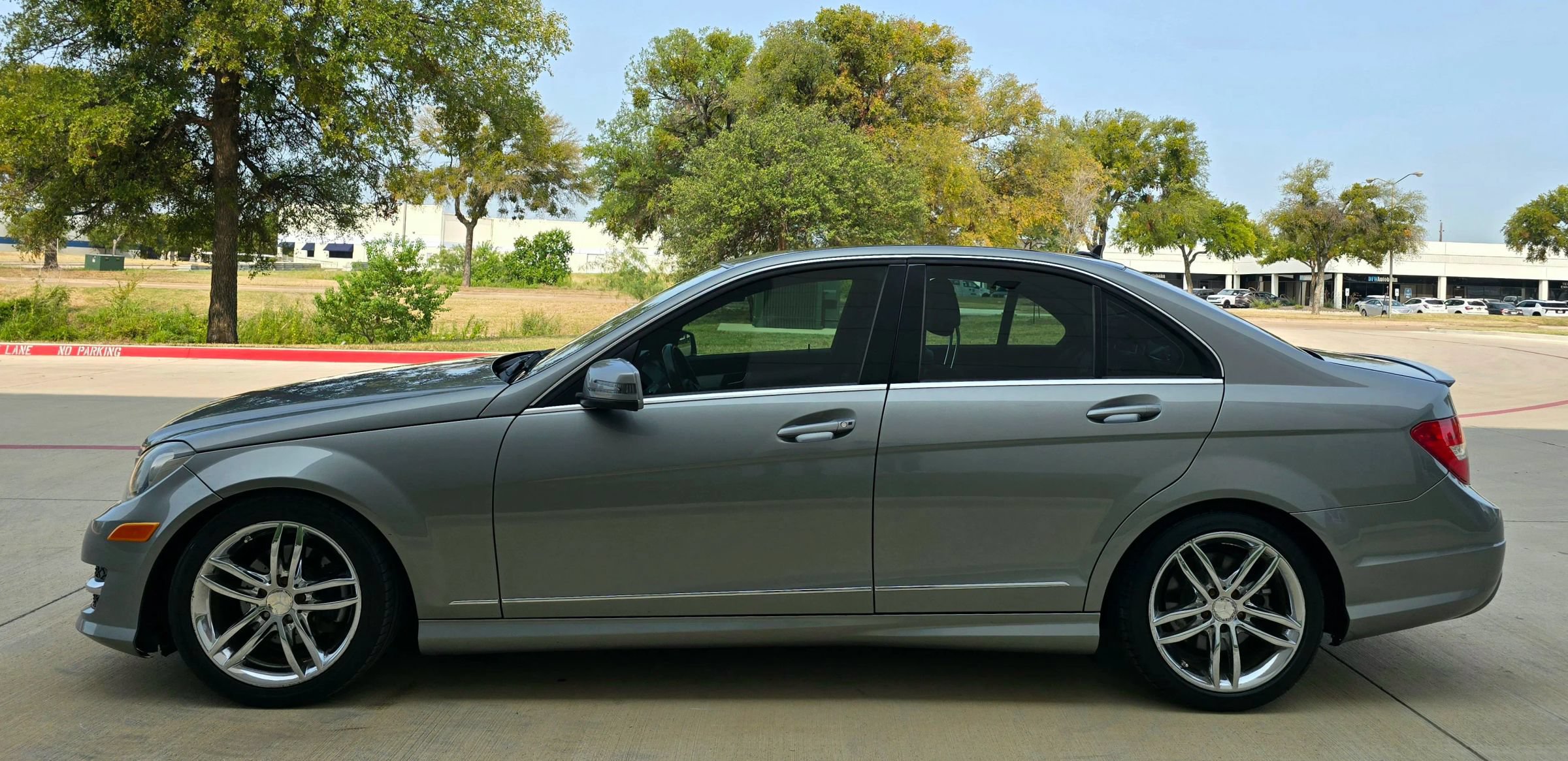 Used 2013 Mercedes-Benz C 250 Sedan image 9