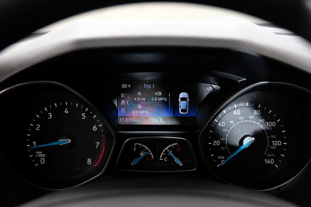Used 2018 Ford Focus SE w/ SE Appearance Package FWD image 20