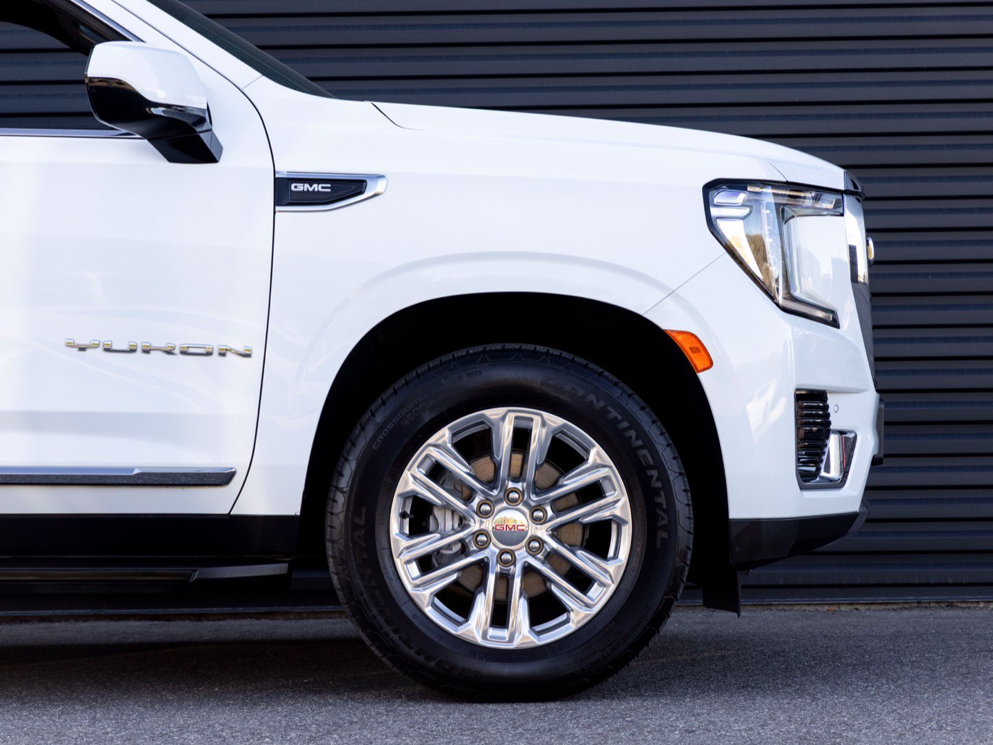Used 2021 GMC Yukon SLT RWD image 9