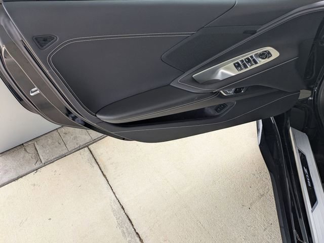 Used 2025 Chevrolet Corvette Z06 image 9