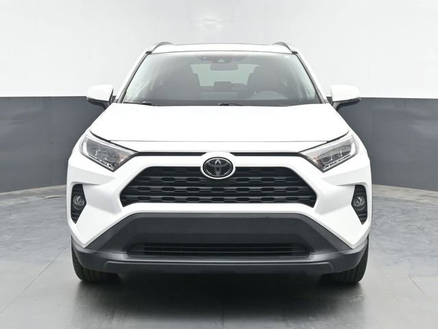 Used 2020 Toyota RAV4 XLE Premium image 3