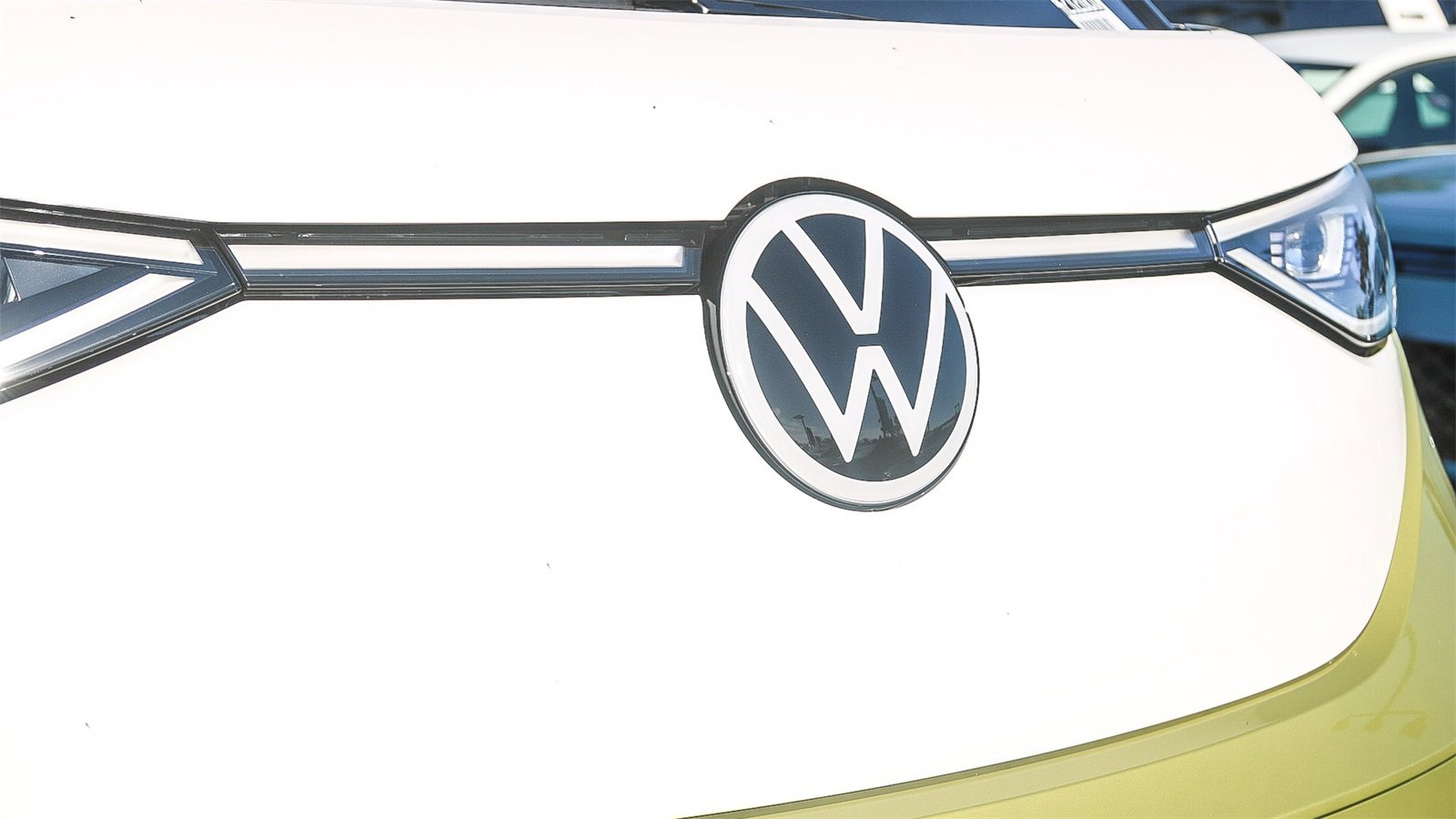 New 2025 Volkswagen ID. Buzz Pro S Plus image 5
