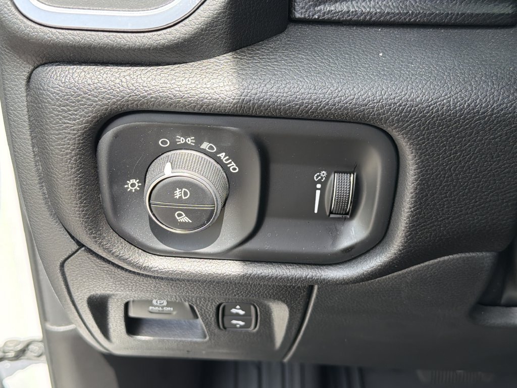 Used 2025 RAM 1500 Big Horn AWD/4WD image 30