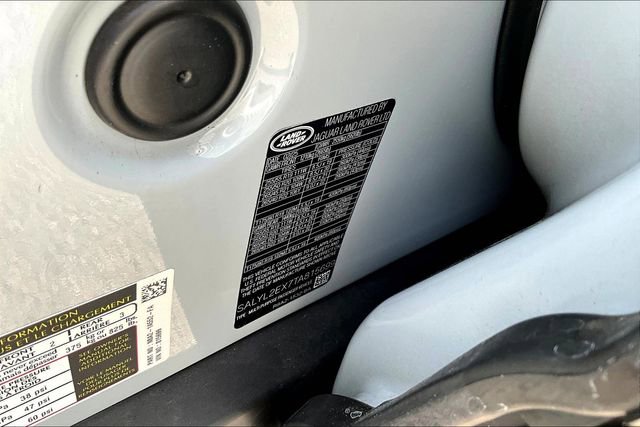 Used 2026 Land Rover Range Rover Velar Dynamic SE image 19