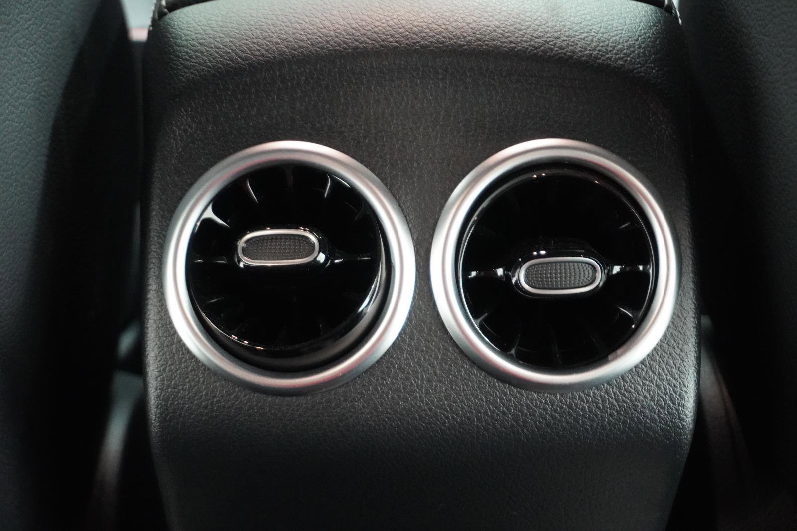 Used 2025 Mercedes-Benz GLA 250 image 37