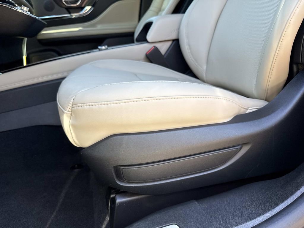 New 2026 Lincoln Corsair Premiere image 20