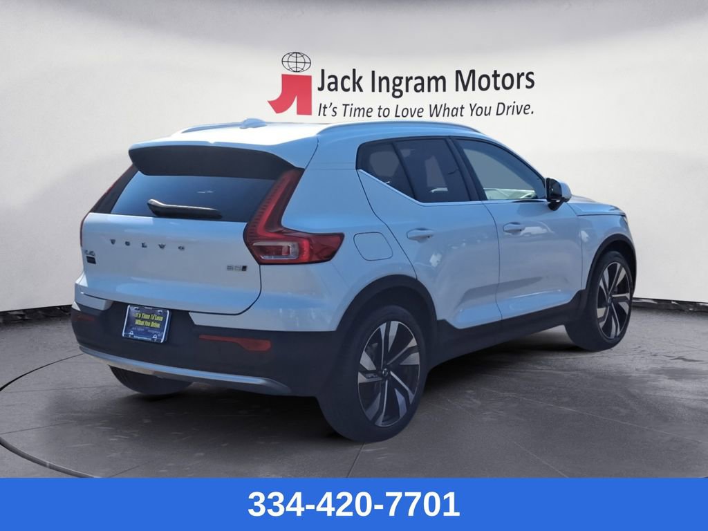 Certified 2023 Volvo XC40 B5 Ultimate w/ Protection Package Premier image 5