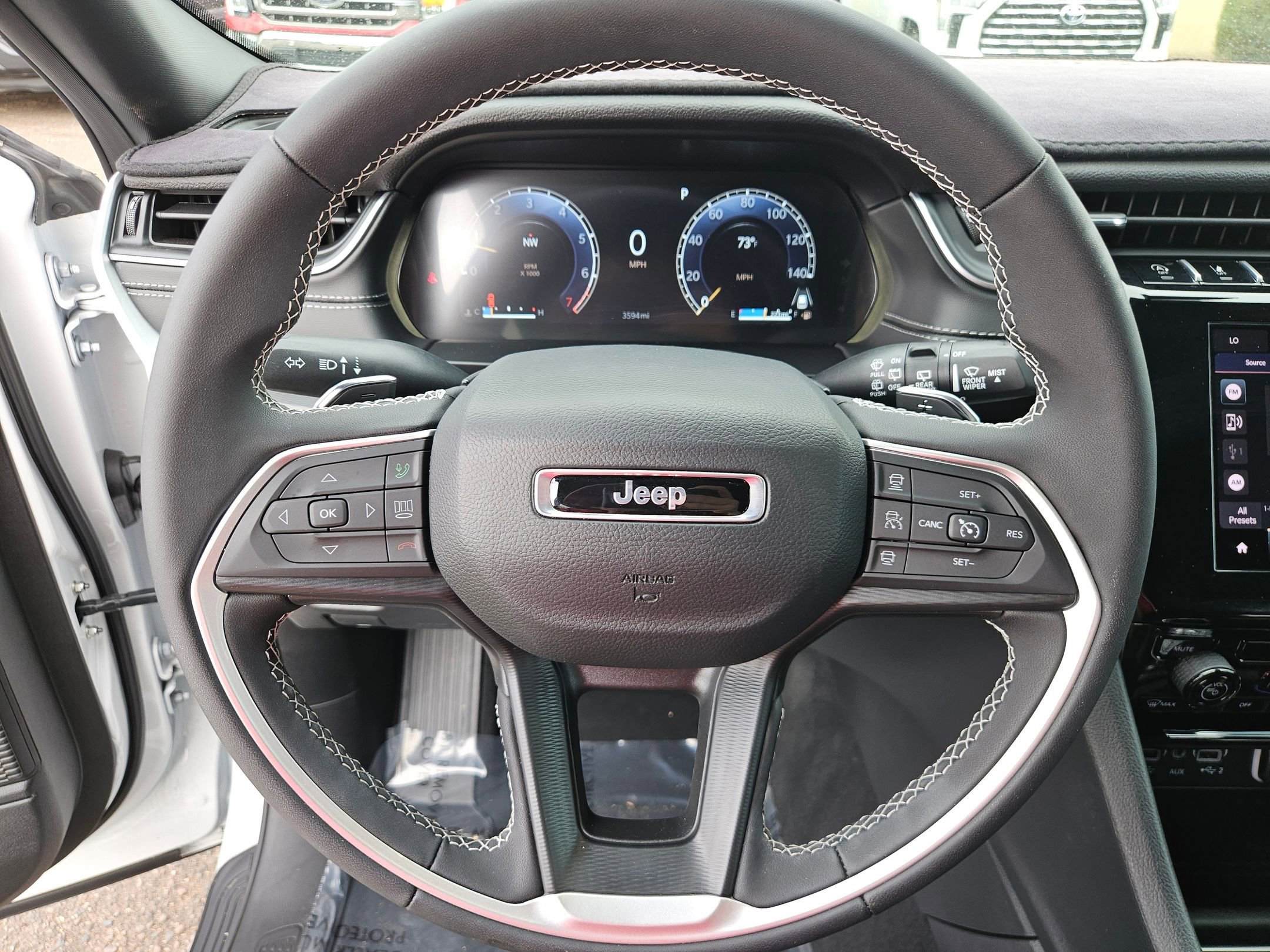 Used 2025 Jeep Grand Cherokee Laredo w/ Trailer Tow Package RWD image 14