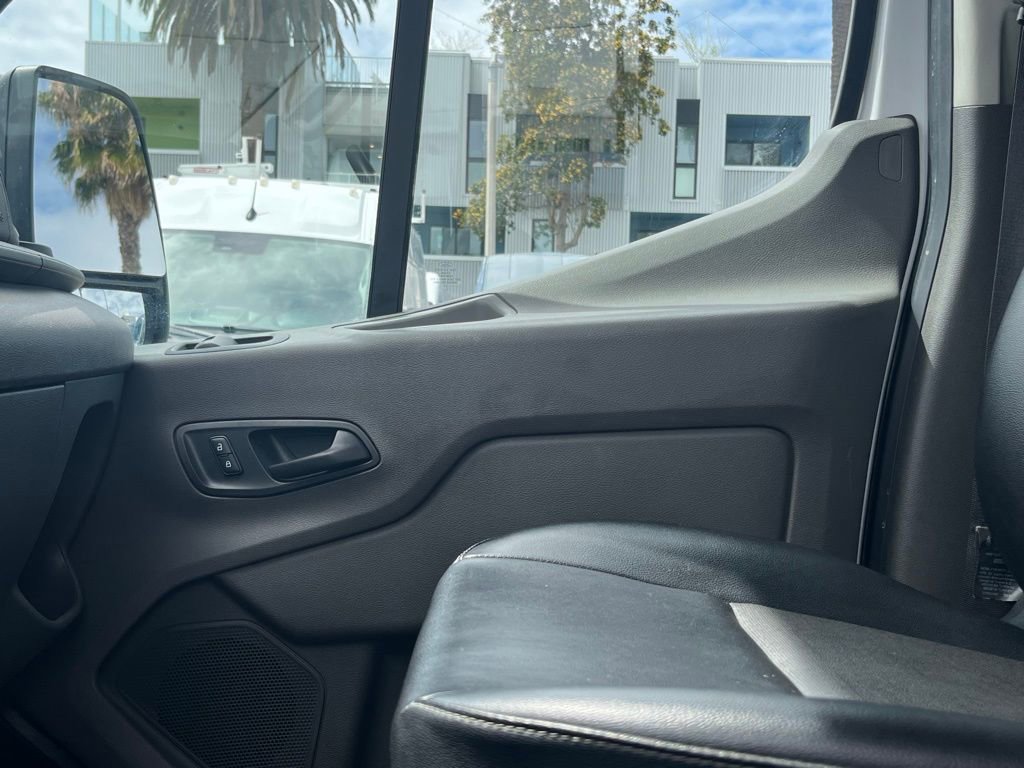 Used 2022 Ford E-Transit 148 High Roof Extended image 20