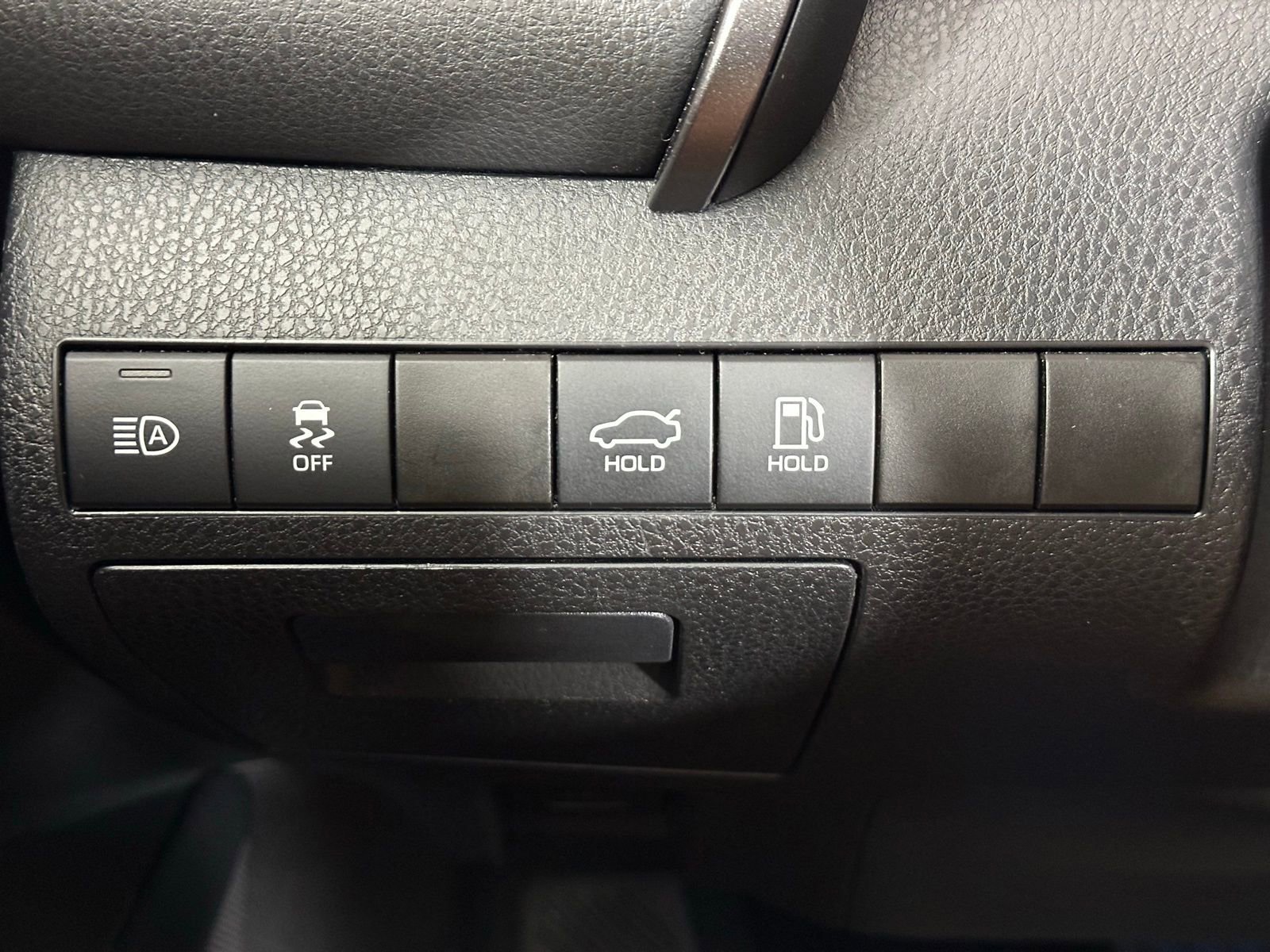 Used 2022 Toyota Camry XSE image 19