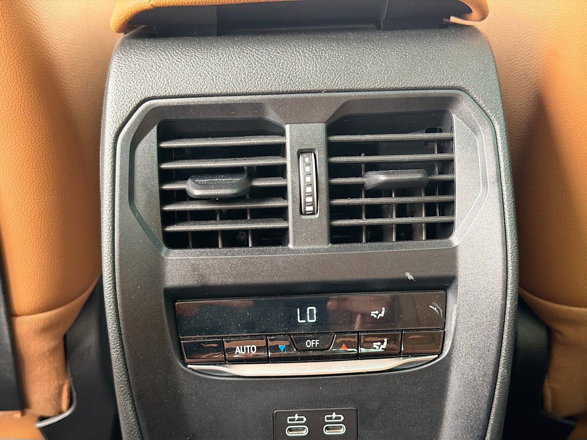 New 2025 BMW 330i xDrive Sedan w/ Convenience Package image 18