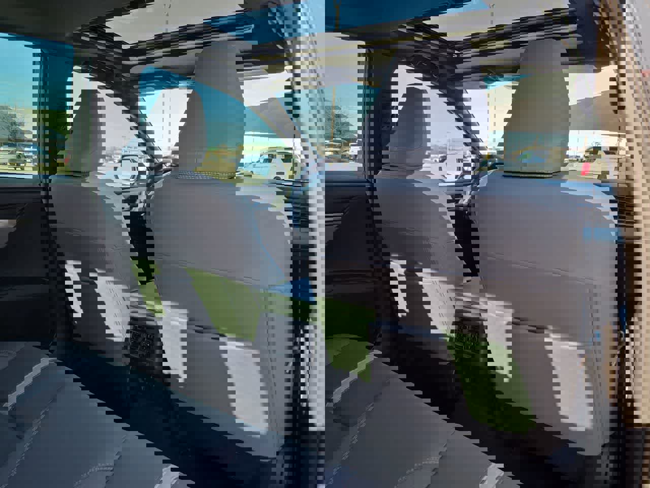 Certified 2025 Toyota Camry SE w/ Convenience Package image 16