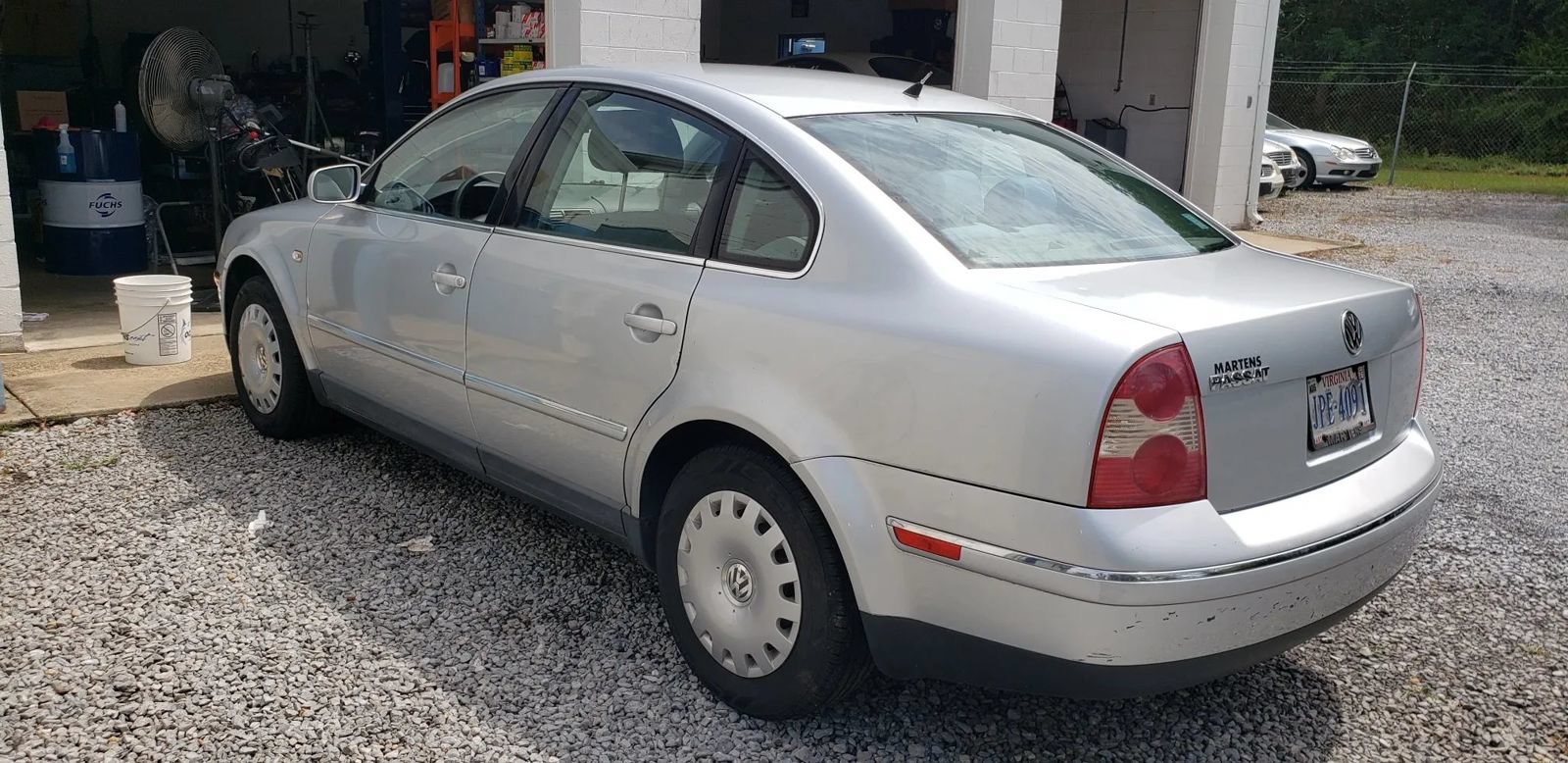 Used 2004 Volkswagen Passat GL FWD image 3