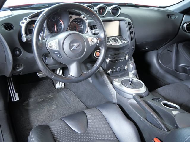 Used 2014 Nissan 370Z Touring w/ Sport Package RWD image 3