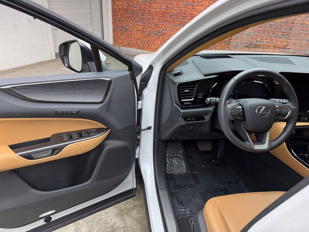 Used 2023 Lexus NX 350 AWD image 9